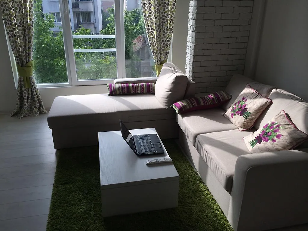 Apartment South Park - Louis Eyer Sofia