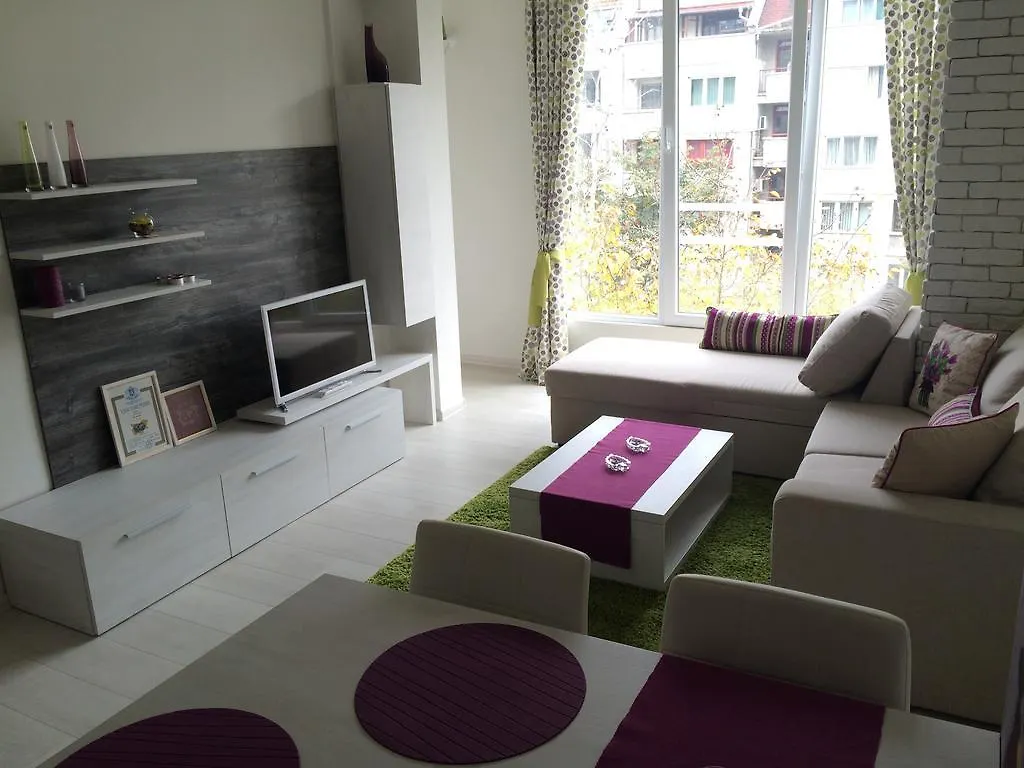 Apartment South Park - Louis Eyer Sofia